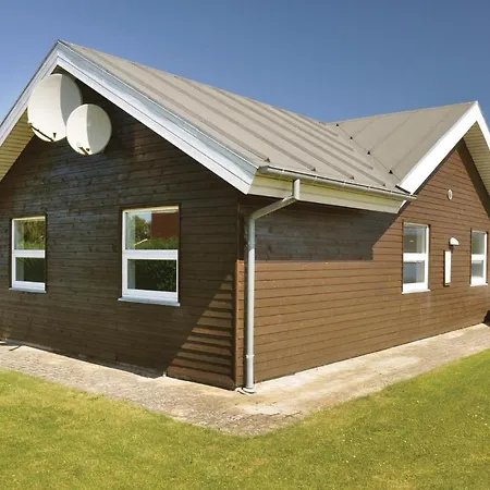Four-bedroom Holiday In Hébergement de vacances Otterup