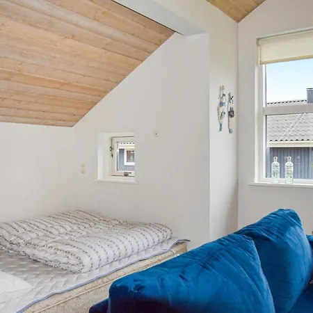 Four-bedroom Holiday In Otterup