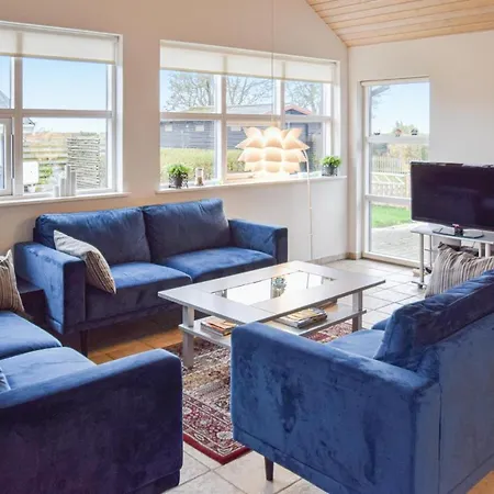 Hébergement de vacances Four-bedroom Holiday In Otterup