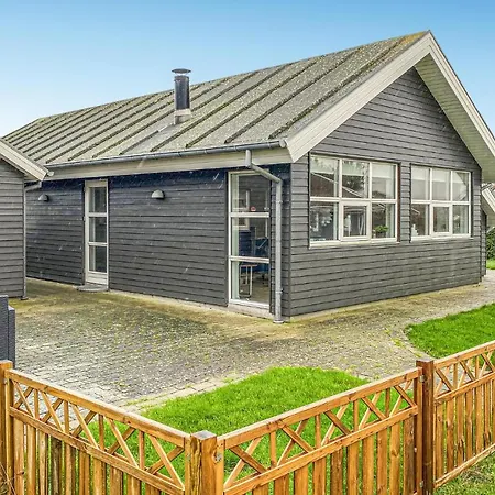 Four-bedroom Holiday In Hébergement de vacances *